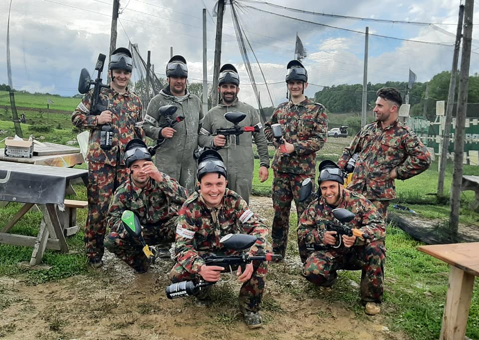 Grupa na wieczorze kawalerskim